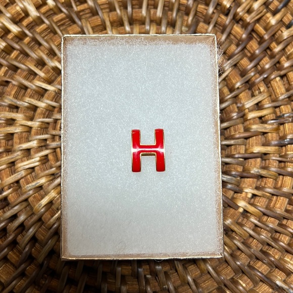 Letter H 18K Pendant (red enamel)